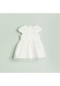 Reserved - Sukienka z tiulową spódnicą - Biały. Kolor: biały. Materiał: tiul #1