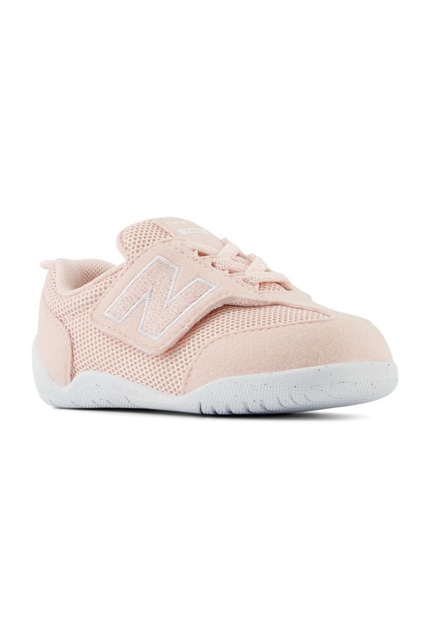 Buty niemowlęce New Balance NW1STPK – różowe. Zapięcie: rzepy. Kolor: różowy. Materiał: guma. Szerokość cholewki: normalna. Wzór: kolorowy