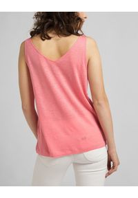 Lee - DAMSKI BEZRĘKAWNIK LEE V NECK TANK CHERRY BLOSSOM L44UENQJ. Długość rękawa: bez rękawów