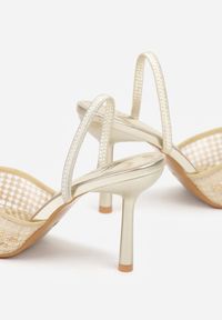 Born2be - Złote Siateczkowe Sandały na Szpilce ze Szpiczastym Noskiem z Perełkami Nivafera. Okazja: na wesele, na ślub cywilny. Nosek buta: szpiczasty. Zapięcie: bez zapięcia. Kolor: złoty. Materiał: satyna. Obcas: na szpilce. Styl: elegancki #5
