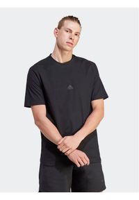 Adidas - adidas T-Shirt IJ6129 Czarny Regular Fit. Kolor: czarny. Materiał: bawełna