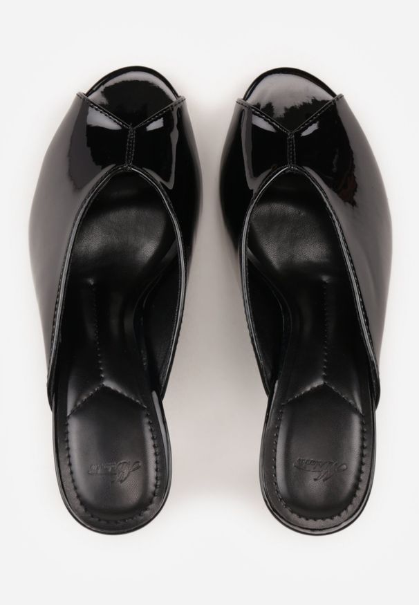 Born2be - Czarne Lakierowane Klapki na Szpilce z Odkrytym Noskiem Lilyera. Okazja: do pracy, na co dzień. Kolor: czarny. Materiał: lakier. Obcas: na szpilce. Styl: elegancki, casual
