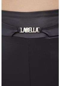 LABELLAMAFIA - LaBellaMafia legginsy damskie kolor czarny z nadrukiem. Stan: podwyższony. Kolor: czarny. Wzór: nadruk