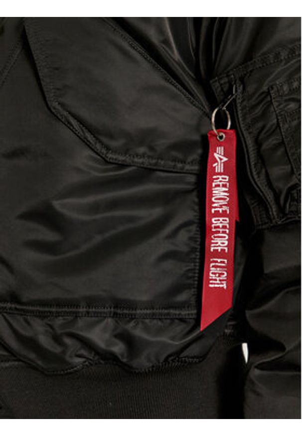 Alpha Industries Kurtka zimowa 113145 Czarny Regular Fit. Kolor: czarny. Materiał: syntetyk. Sezon: zima
