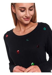 TOP SECRET - Damski sweter ze świątecznym motywem z cekinami. Okazja: na co dzień. Kolor: czarny. Materiał: dzianina. Długość: krótkie. Wzór: kolorowy. Sezon: zima, jesień. Styl: wizytowy #6