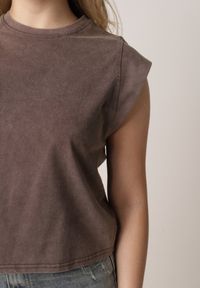 Born2be - Brązowy Bawełniany Top z Efektem Sprania Belatia. Okazja: na co dzień. Kolor: brązowy. Materiał: bawełna. Styl: casual #5