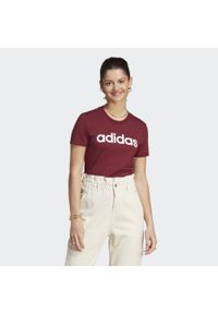 Adidas - T-shirt damski z logo adidas Essentials. Kolor: czerwony, biały, wielokolorowy. Sport: taniec, joga i pilates