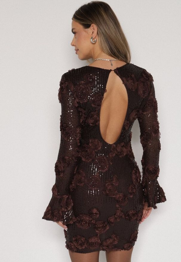 Born2be - Brązowa Cekinowa Sukienka z Kwiatami 3D Naweda. Okazja: na spotkanie biznesowe. Kolor: brązowy. Materiał: poliester, jeans. Wzór: kwiaty. Styl: biznesowy