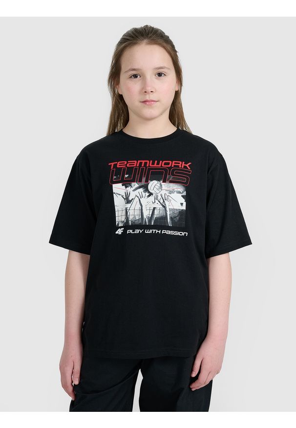 4f - 4F T-shirt oversize z nadrukiem dziecięcy - czarny 146/152 (10-12 lat). Okazja: na co dzień. Kolor: czarny. Materiał: bawełna, jersey, materiał, tkanina. Wzór: nadruk. Sezon: lato. Styl: sportowy, klasyczny, casual