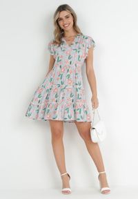Born2be - Miętowa Sukienka Taliowana z Wiskozy w Kwiaty Adomisia. Kolor: miętowy. Materiał: wiskoza. Wzór: kwiaty. Sezon: wiosna, lato #5