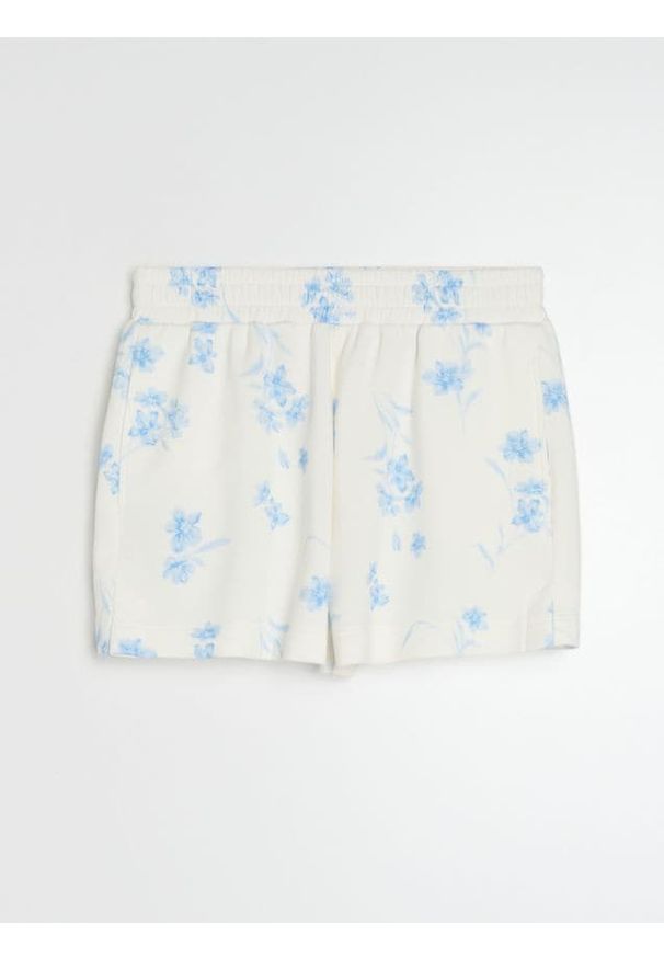 Sinsay - Szorty dresowe z kieszeniami soft touch - wielobarwny. Materiał: dresówka