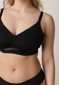 Born2be - Czarny Biustonosz z Usztywnianymi Miseczkami i Transparentną Wstawką Zeriga. Kolor: czarny. Wzór: gładki #2