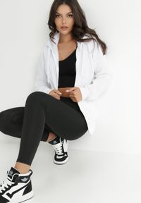 Born2be - Biała Bluza z Kapturem Sithi. Okazja: na co dzień. Typ kołnierza: kaptur. Kolor: biały. Materiał: jeans. Długość rękawa: długi rękaw. Długość: długie. Styl: casual, klasyczny #4