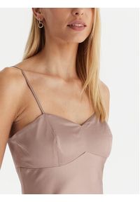 Guess Sukienka wieczorowa W5YK35 WHEZ2 Beżowy Slim Fit. Kolor: beżowy. Materiał: wiskoza. Styl: wizytowy #2