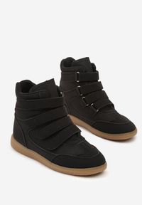 Renee - Czarne Sneakersy na Ukrytym Koturnie Ozdobione Przeszyciami Tlavie. Okazja: na co dzień. Zapięcie: rzepy. Kolor: czarny. Materiał: jeans. Wzór: aplikacja. Obcas: na koturnie #5
