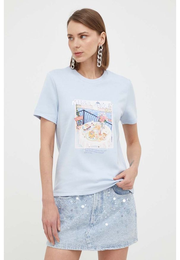 Miss Sixty t-shirt damski kolor niebieski. Kolor: niebieski. Długość rękawa: krótki rękaw. Długość: krótkie. Wzór: aplikacja. Styl: klasyczny
