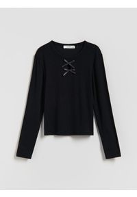 Reserved - Prążkowana koszulka z wiskozy - czarny. Kolor: czarny. Materiał: prążkowany, wiskoza #1