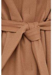 Answear Lab Płaszcz z domieszką wełny kolor brązowy przejściowy oversize. Kolor: brązowy. Materiał: wełna. Wzór: gładki. Styl: wakacyjny