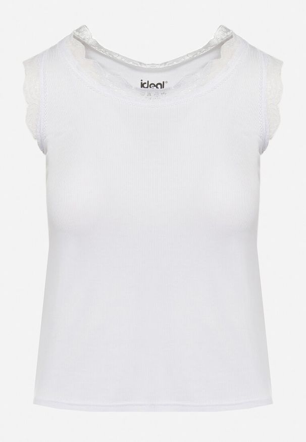 Born2be - Biały Wiskozowy Top z Obszyciem z Koronki Lainersa. Kolor: biały. Materiał: koronka, wiskoza. Wzór: koronka. Styl: klasyczny