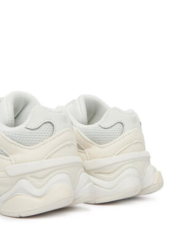 New Balance Sneakersy IV9060LL Biały. Kolor: biały. Materiał: materiał