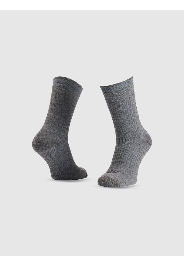 4f - 4F Skarpetki trekkingowe za kostkę męskie - szare 39-42. Kolor: szary. Technologia: Primaloft. Sport: turystyka piesza, wspinaczka