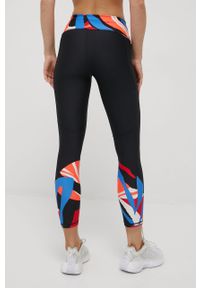 Under Armour legginsy treningowe damskie kolor czarny wzorzyste. Stan: podwyższony. Kolor: czarny. Materiał: materiał, skóra. Wzór: gładki. Sport: fitness
