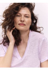 Reserved - Lniany t-shirt - lawendowy. Kolor: fioletowy. Materiał: len. Styl: klasyczny #1