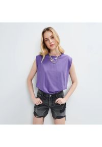 Mohito - Dzianinowy t-shirt - Fioletowy. Kolor: fioletowy. Materiał: dzianina #1
