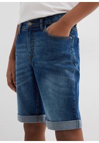bonprix - Bermudy dżinsowe chłopięce ze stretchem, z regulowanym paskiem. Okazja: na co dzień. Kolor: niebieski. Styl: casual #2