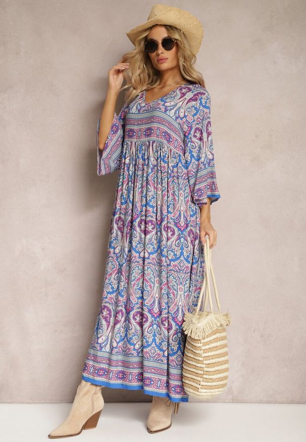 Renee - Niebiesko-Fioletowa Rozkloszowana Sukienka we Wzór Paisley z Rękawem 3/4 Briarwa. Okazja: na co dzień. Kolor: niebieski. Wzór: paisley. Styl: elegancki, casual