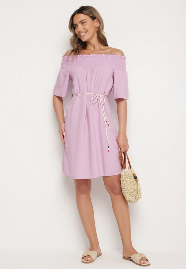 Born2be - Fioletowa Sukienka z Wiskozą Bawełną Hiszpańskim Dekoltem i Sznurkiem Lilarenne. Okazja: na co dzień. Kolor: fioletowy. Materiał: bawełna, wiskoza. Sezon: lato. Styl: casual, elegancki