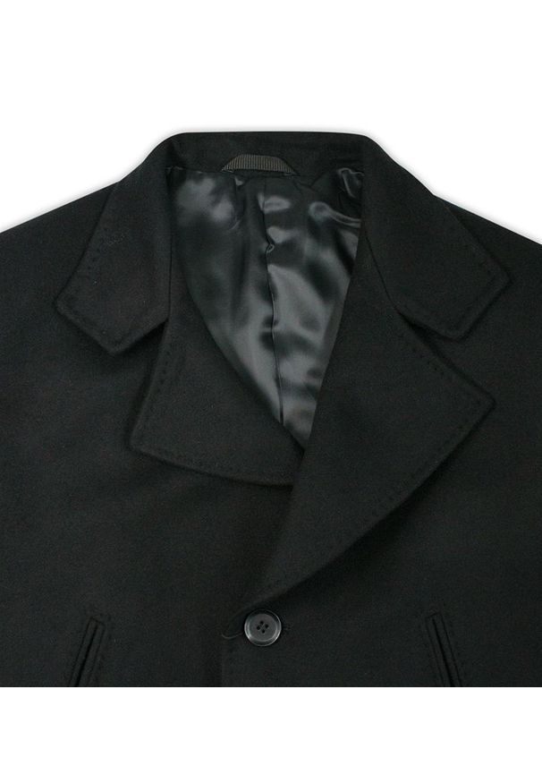 Płaszcz Czarny, Elegancki, Męski, Wełniany, Jednorzędowy, na Guziki, Jesienno-Zimowy -JaniMen. Kolor: czarny. Materiał: wełna. Sezon: zima, jesień. Styl: elegancki