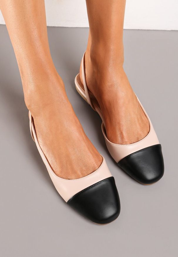 Renee - Beżowe Sandały na Płaskiej Podeszwie z Zakrytym Przodem bez Pięty Ozdobione Kontrastującym Noskiem Brianelle. Okazja: do pracy. Kolor: beżowy. Materiał: len. Wzór: aplikacja. Sezon: wiosna, lato. Obcas: na płaskiej podeszwie. Styl: klasyczny, elegancki