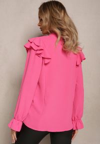 Renee - Różowa Koszula Aquinelle. Typ kołnierza: kołnierz z falbankami, kołnierzyk stójkowy. Kolor: różowy. Materiał: tkanina. Długość: długie. Wzór: aplikacja. Styl: elegancki #4