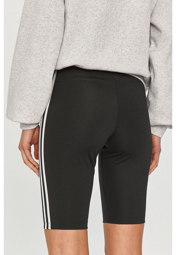 adidas Originals - Szorty. Kolor: czarny. Materiał: dzianina