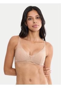 Triumph Biustonosz push-up Breathe & Lift Smart10226602 Beżowy. Kolor: beżowy. Materiał: syntetyk. Rodzaj stanika: push-up #1