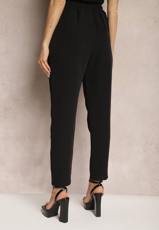 Renee - Czarne Spodnie Cygaretki Zalko. Okazja: na co dzień. Kolor: czarny. Styl: klasyczny, elegancki, casual
