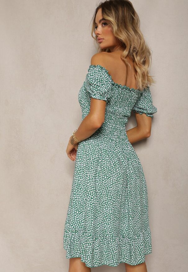 Renee - Zielona Sukienka Midi o Fasonie Bawełnianej Hiszpanki Nairo. Okazja: na co dzień. Typ kołnierza: dekolt hiszpanka. Kolor: zielony. Materiał: bawełna. Styl: casual, elegancki. Długość: midi
