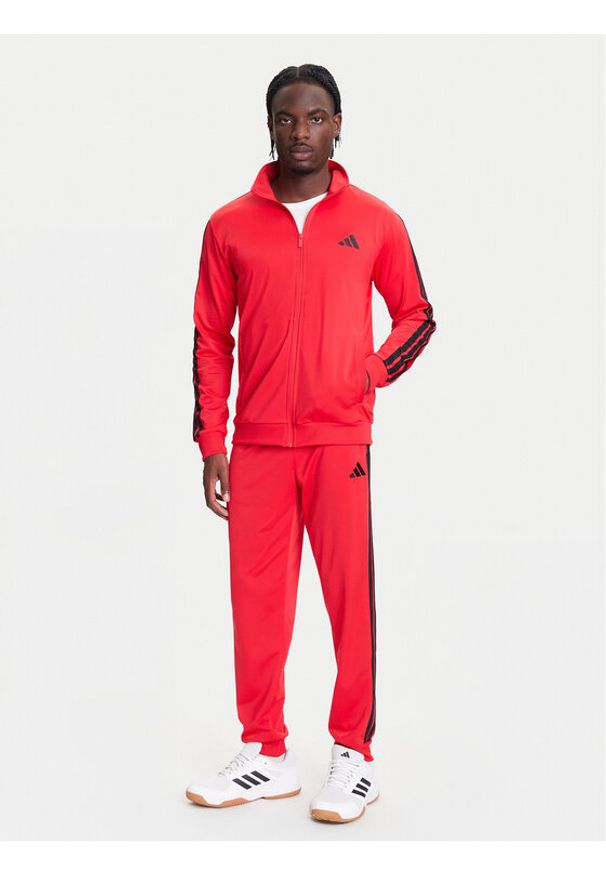 Adidas - adidas Dres Basic 3-Stripes JI8852 Czerwony Regular Fit. Kolor: czerwony. Materiał: syntetyk