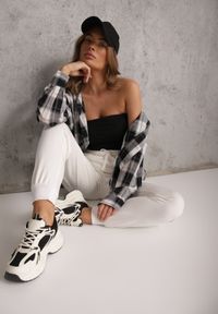 Renee - Białe Sportowe Spodnie Typu Jogger High Waist ze Ściągaczem w Talii Isirona. Okazja: na co dzień. Stan: podwyższony. Kolor: biały. Długość: krótkie. Styl: sportowy #1