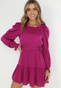 Born2be - Fioletowa Sukienka Taliowana z Falbanami Klasino. Kolor: fioletowy. Materiał: zamsz. Wzór: aplikacja. Długość: mini #8