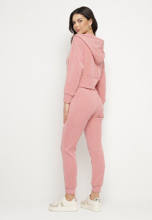 Born2be - Różowy Bawełniany Komplet Dresowy Bluza z Kapturem i Spodnie ze Sznurkiem Hariven. Kolor: różowy. Materiał: dresówka, bawełna. Sport: turystyka piesza