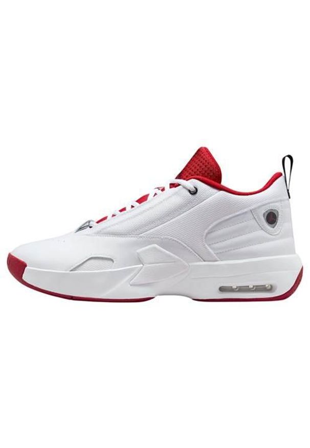 Buty do chodzenia męskie Nike Jordan Max Aura 6. Kolor: biały. Materiał: skóra. Szerokość cholewki: normalna. Sport: turystyka piesza
