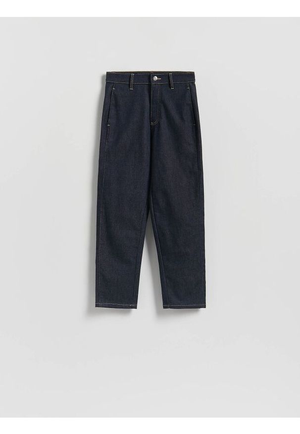 Reserved - Jeansy chino slim fit - granatowy. Kolor: niebieski
