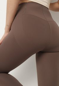 Born2be - Brązowe Klasyczne Legginsy z Wysokim Stanem Melio. Okazja: na co dzień. Stan: podwyższony. Kolor: brązowy. Materiał: materiał. Styl: klasyczny #5
