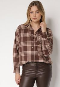 Born2be - Brązowa Bawełniana Koszula w Kratę Monittia. Okazja: na co dzień. Kolor: brązowy. Materiał: bawełna. Styl: klasyczny, casual, elegancki #5