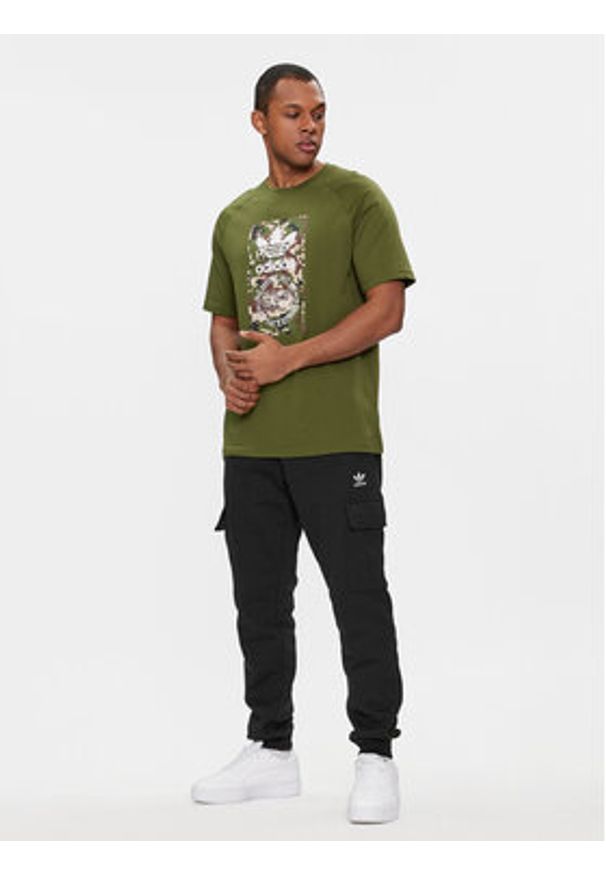 Adidas - adidas Spodnie dresowe adicolor Trefoil IP2755 Czarny Slim Fit. Kolor: czarny. Materiał: bawełna