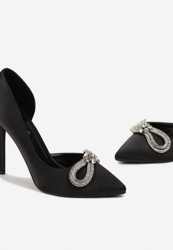 Renee - Czarne Szpilki z Cyrkoniami na Metalicznej Kokardzie Thistlea. Kolor: czarny. Obcas: na szpilce