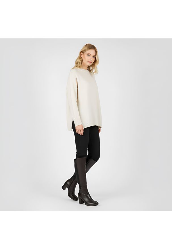 Brązowe Kozaki Grace Damskie Buty Na Obcasie. Kolor: brązowy. Materiał: materiał, skóra. Szerokość cholewki: normalna. Sezon: zima, jesień. Obcas: na obcasie. Styl: elegancki, klasyczny. Wysokość obcasa: średni