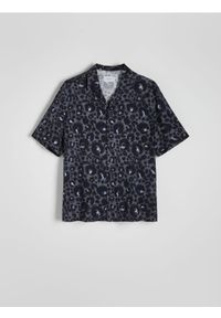 Reserved - Wiskozowa koszula comfort fit - czarny. Kolor: czarny. Materiał: wiskoza